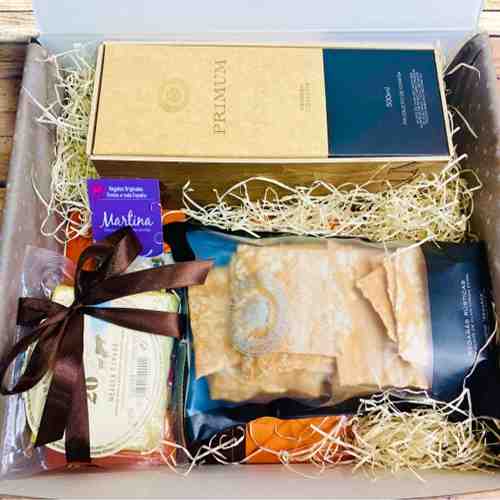 Virgin Olive Oil With Ham And Cheese Hamper