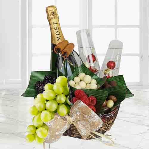 Moet Chandon Hamper-Send Champagne and Chocolates to Spain