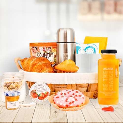 - Food Gift Hamper For Mom