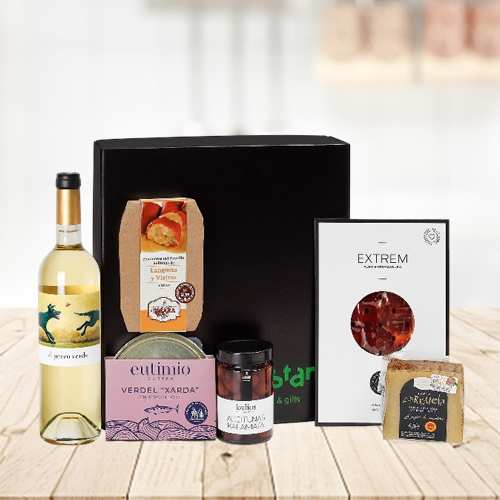 - White Wine And Gourmet Gift Basket Delivery