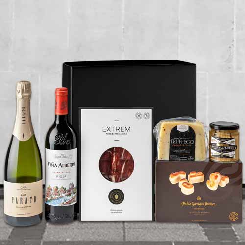 - Online Christmas Gift Hamper For Clients