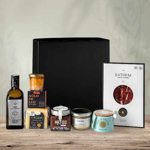 - Christmas Hamper With Gourmet Delicacies