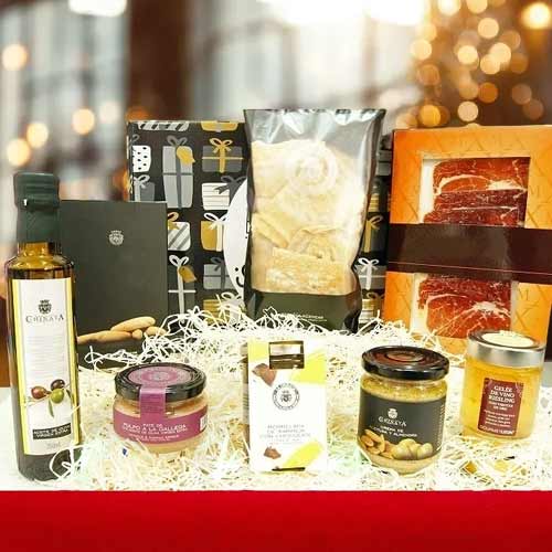 - Holiday Gourmet Food Hamper Delivery