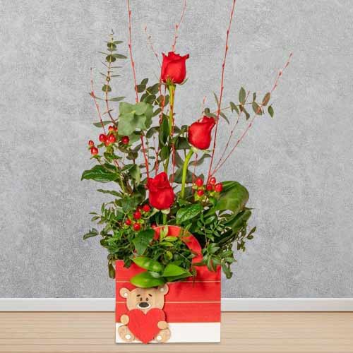- Valentine’s Day Romantic Arrangement