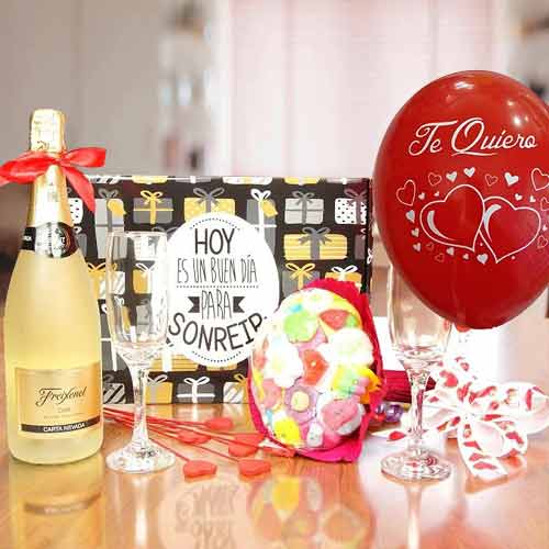 - Valentine’s Day Gift Hamper With Wine