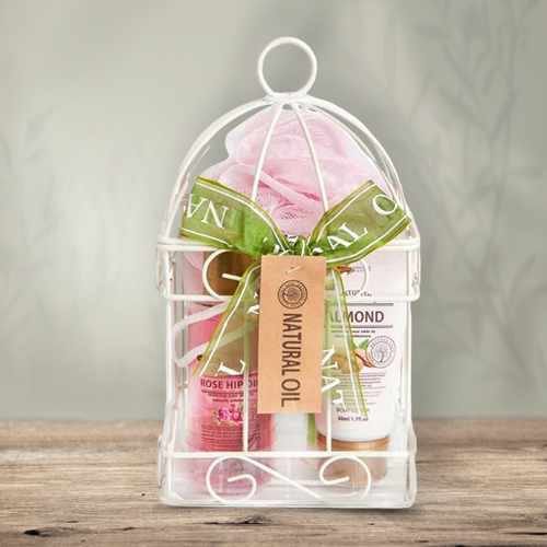 Bath Essentials Gift Box
