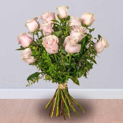 12 Medium Stemed Pink Roses