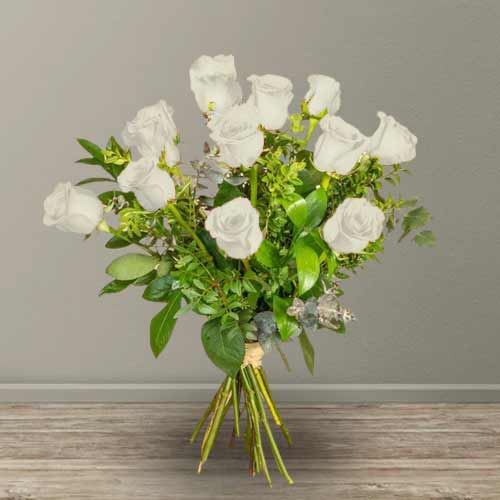 12 Medium Stemed White Roses