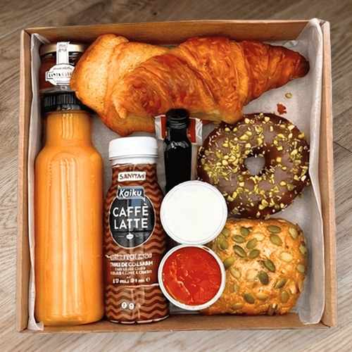 Deluxe Breakfast Box