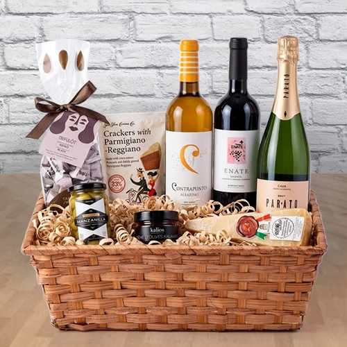- Festive Wine Gift Basket Online