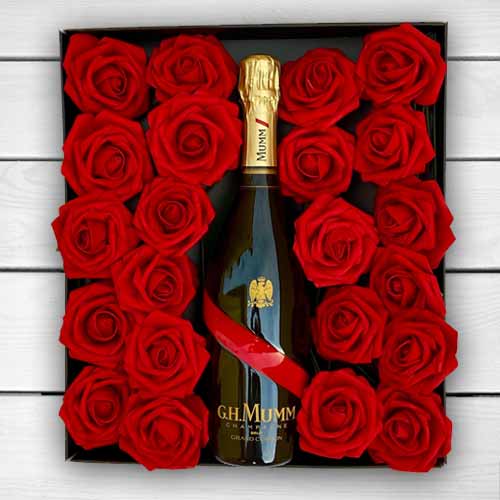 Roses And Champagne Gift Box
