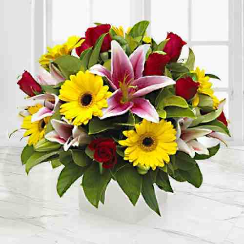 Bountiful Happiness-Sunflower And Rose Bouquet Delivery
