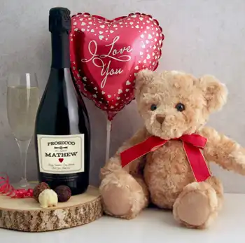 Gifts for Girlfriend to pontevedra-marn, Spain