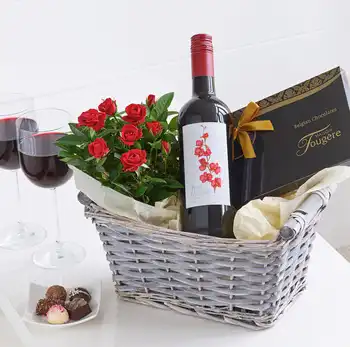 Gifts for Boyfriend to pontevedra-marn, Spain
