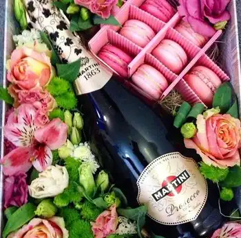 Gifts for Wife to pontevedra-marn, Spain