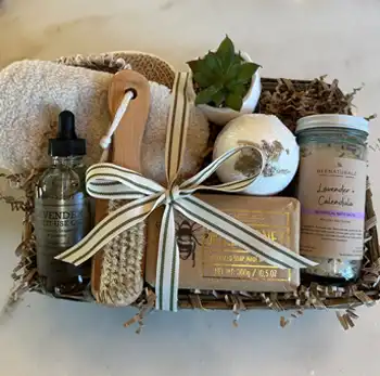 Women’s Day Gifts to pontevedra-marn, Spain